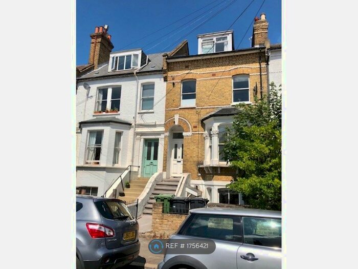 2 Bedroom Maisonette To Rent In Whiteley Road, London, SE19