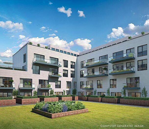 3 Bedroom Apartment To Rent In Fairmont Mews, London, NW2