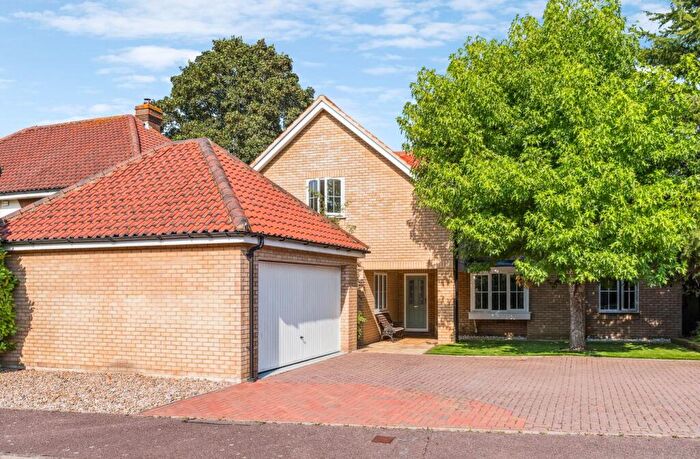 4 Bedroom Detached House For Sale In Palace Gardens, Royston, SG8