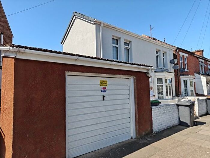 5 Bedroom Detached House For Sale In Gratton Road, Bedford, MK40