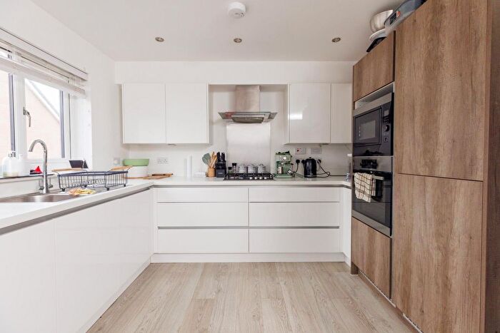 4 Bedroom Town House For Sale In Malago Drive, Bedminster, BS3