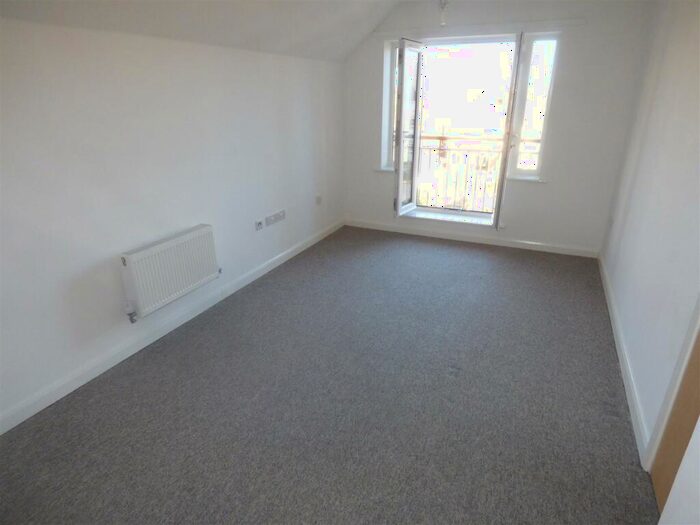 2 Bedroom Apartment To Rent In Alexander Court, Beaconsfield Road, Littlehampton, BN17