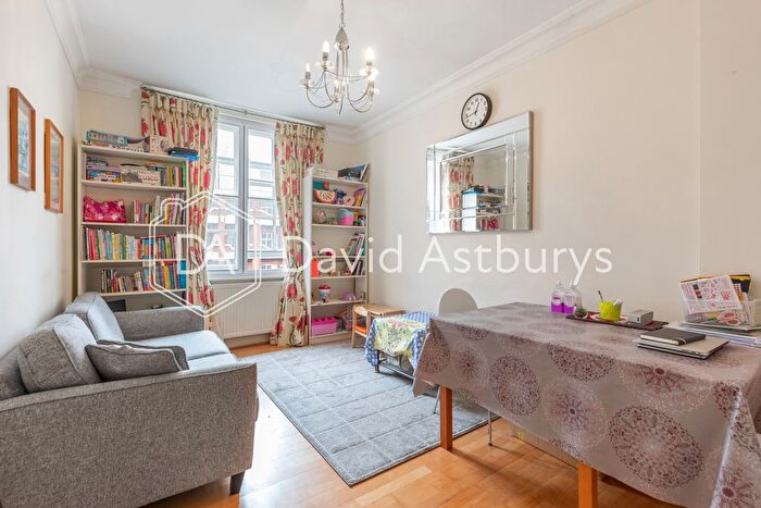 2 Bedroom Flat To Rent In Great North Road, London, N2