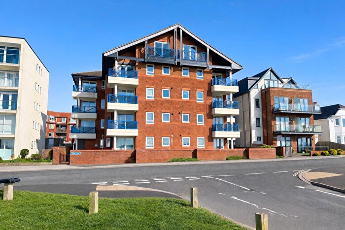 2 Bedroom Apartment For Sale In Marine Parade East, Lee-On-The-Solent, PO13