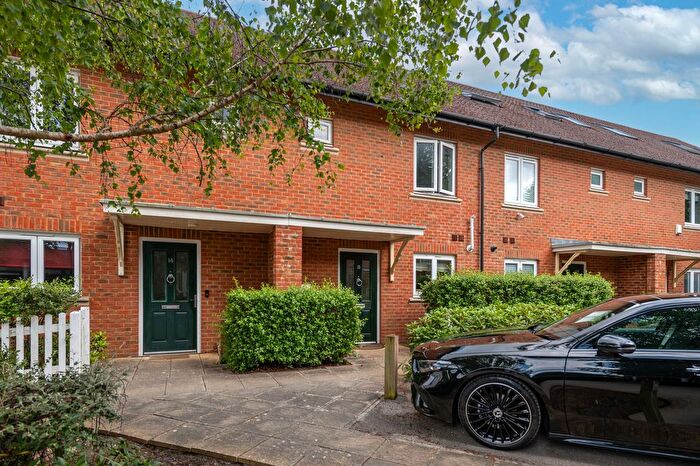 3 Bedroom Terraced House For Sale In Hylton Place, Redhill, RH1