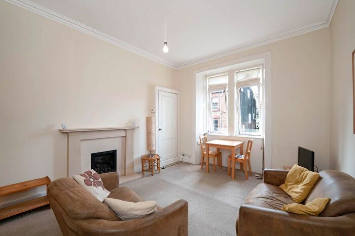 2 Bedroom Flat To Rent In Milton Street, Abbeyhill, Edinburgh, EH8