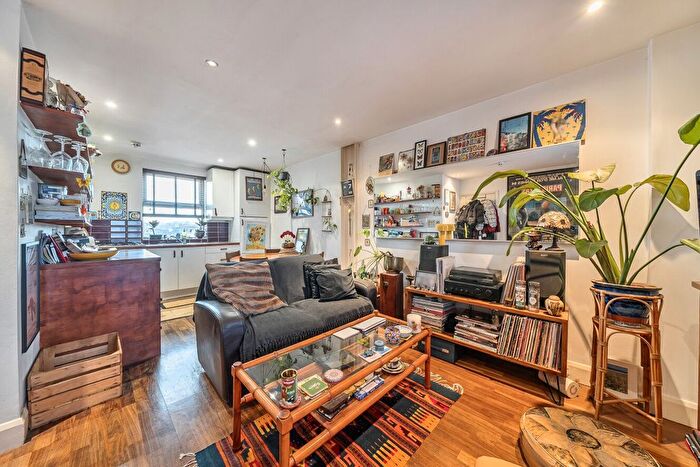 2 Bedroom Flat For Sale In Kapuvar Close, London, SE15