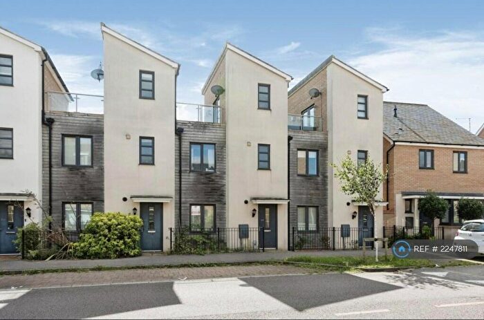 3 Bedroom Terraced House To Rent In Selkirk Drive, Oakridge Park, Milton Keynes, MK14