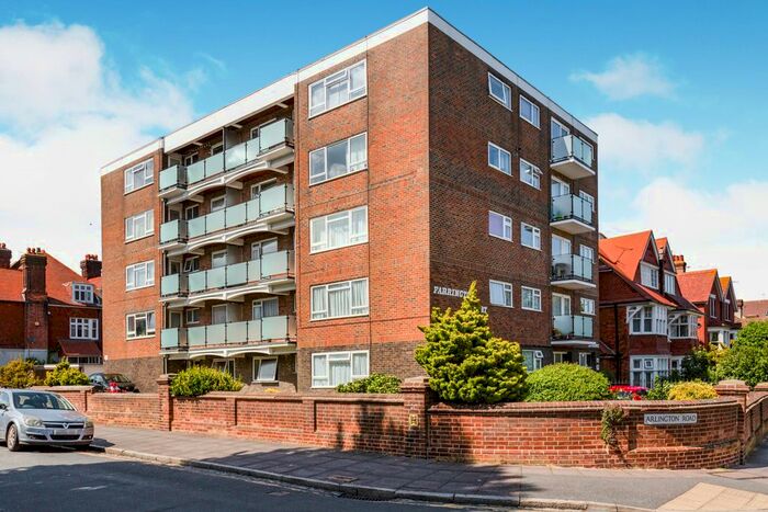 2 Bedroom Flat To Rent In Old Orchard Road, Eastbourne, BN21