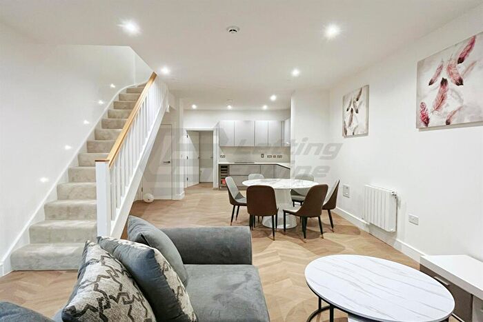 4 Bedroom Flat To Rent In Handley Drive, SE3