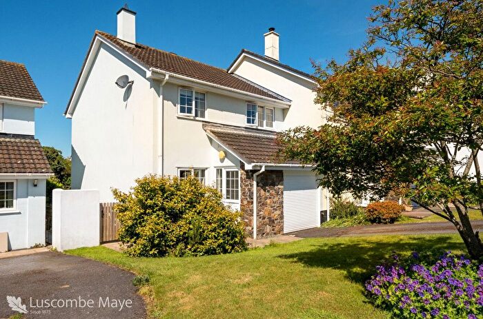 3 Bedroom Semi-Detached House For Sale In Gratton Drive, Chillington, TQ7