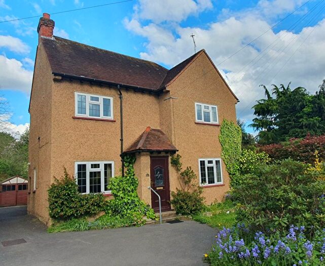3 Bedroom Detached House For Sale In Lower Road, Chalfont St Peter, Gerrards Cross, SL9