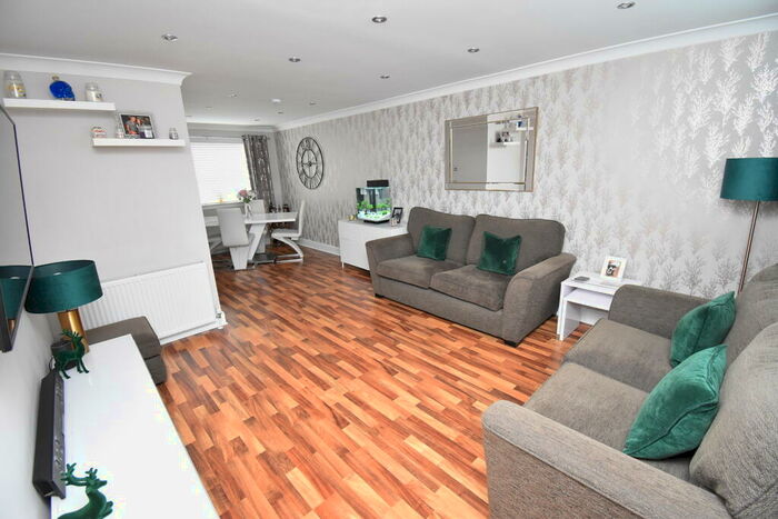 3 Bedroom Terraced House For Sale In Glenapp Road, Paisley, Renfrewshire, PA2
