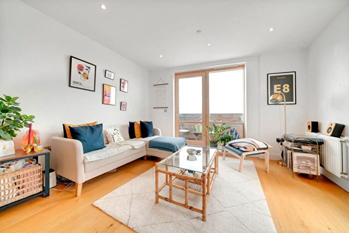 1 Bedroom Flat For Sale In Hoey Court, Barry Blandford Way, Bow, London, E3