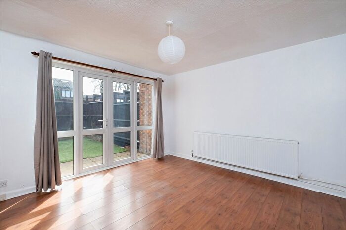 2 Bedroom Terraced House To Rent In Bellasis Avenue, London, SW2