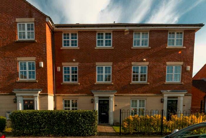 5 Bedroom Detached House To Rent In Old College Road Newbury, RG14