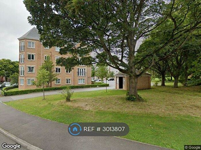 2 Bedroom Flat To Rent In Holly Way, Leeds, LS14