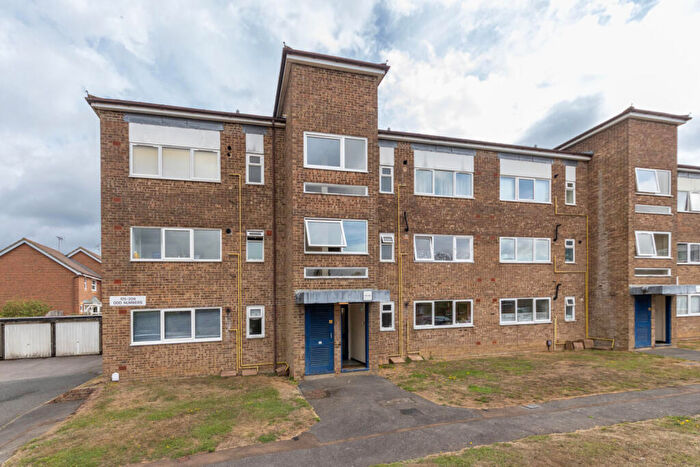 1 Bedroom Apartment For Sale In South Holmes Road, Horsham, West Sussex, RH13