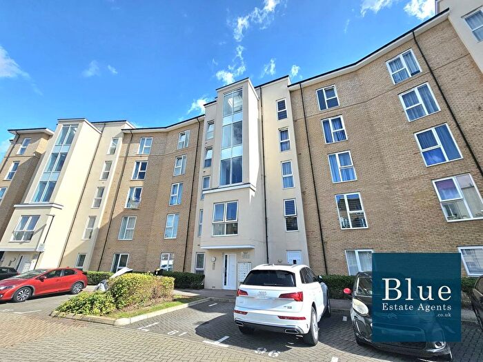 2 Bedroom Flat For Sale In Hunting Place, Hounslow, TW5