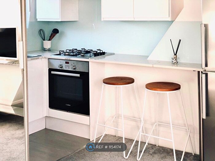 1 Bedroom Flat To Rent In Pavilion Terrace, London, W12