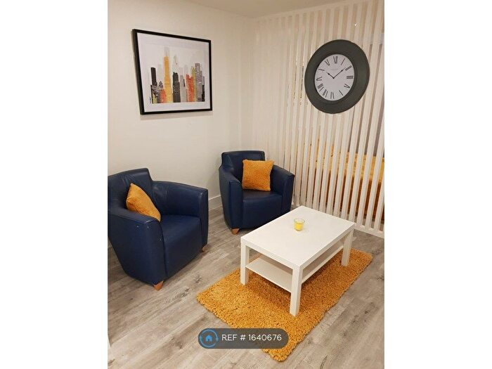 Studio To Rent In Uxbridge Road, London, W13