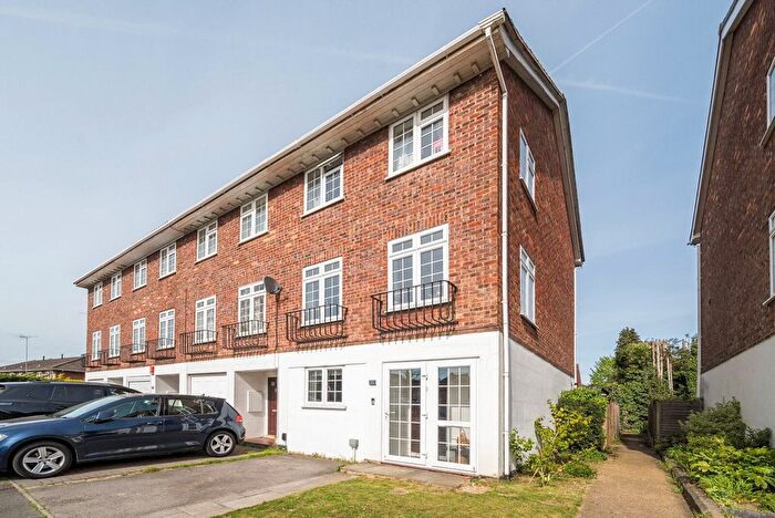4 Bedroom End Terrace House To Rent In Langley Walk, Woking, Surrey, GU22