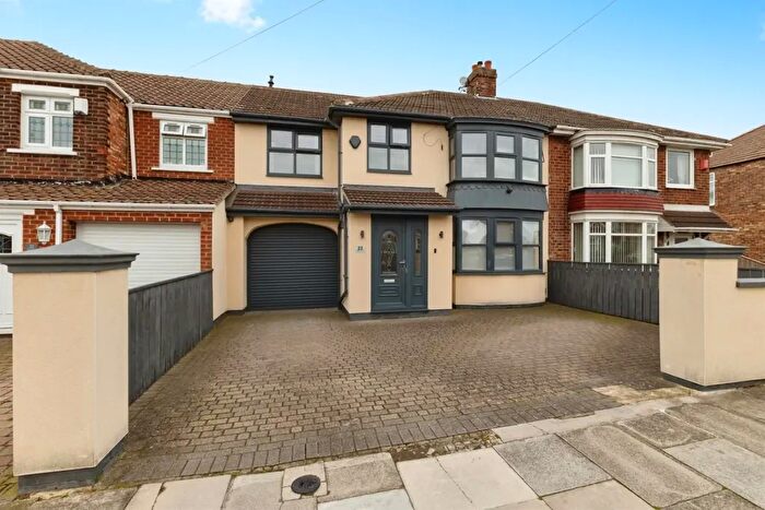 5 Bedroom Semi-Detached House For Sale In Heythrop Drive, Middlesbrough, TS5