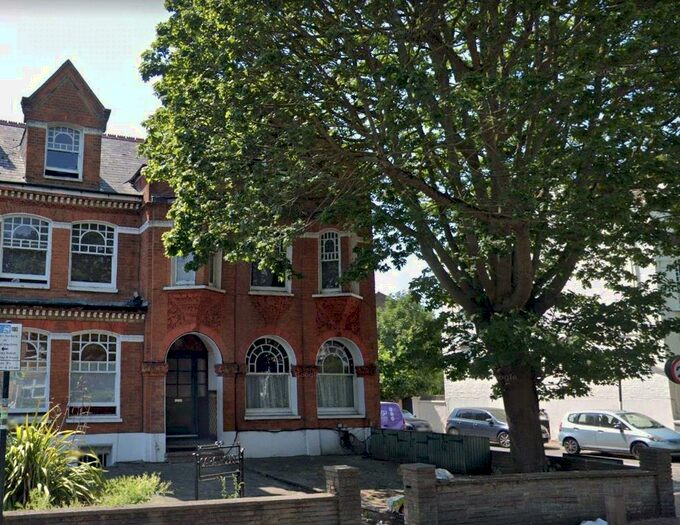 1 Bedroom Apartment To Rent In Bedford Hill, London, SW12