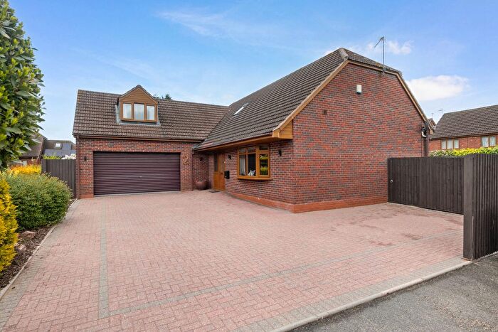 3 Bedroom Detached House For Sale In Rossendale Close, Fernhill Heath, Worcester., WR3