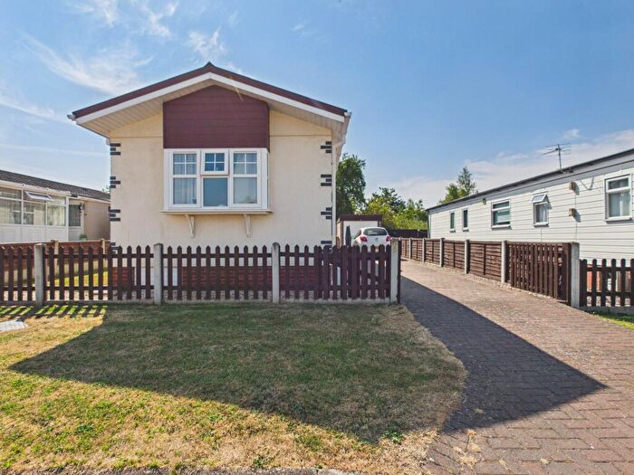 2 Bedroom Park Home For Sale In Ashfield Park, Scunthorpe, DN17