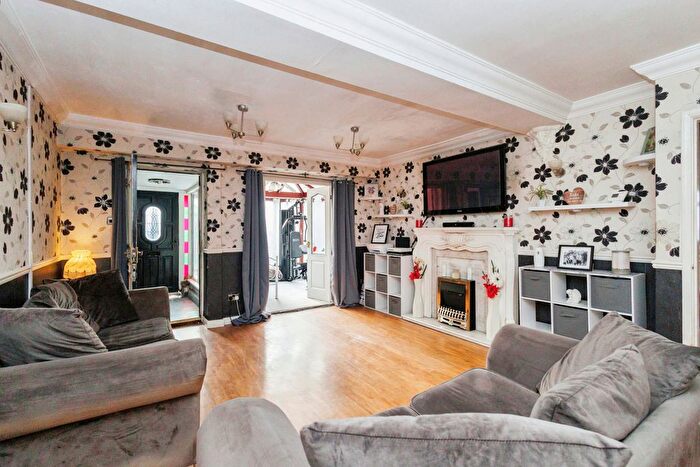 4 Bedroom Detached House For Sale In Mary Street, Droylsden, Lancashire, M43