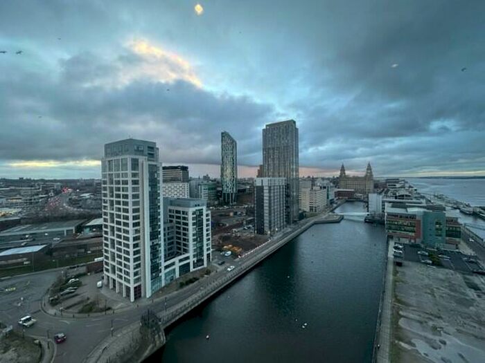 2 Bedroom Apartment To Rent In Alexandra Tower, L3