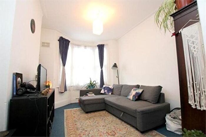 1 Bedroom Flat To Rent In Sandringham Road, London, NW2