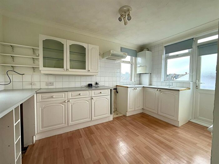 2 Bedroom Flat To Rent In Orchard Road, Southsea, PO4
