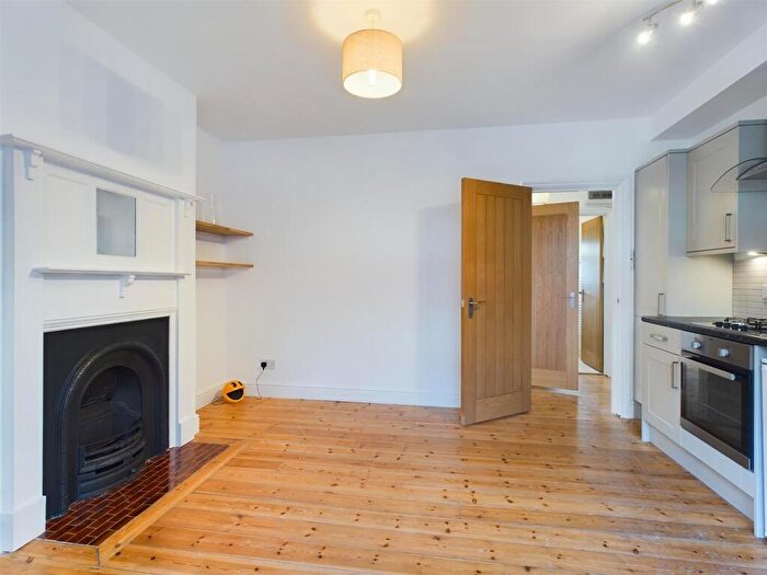 1 Bedroom Flat To Rent In Davigdor Road, BN3
