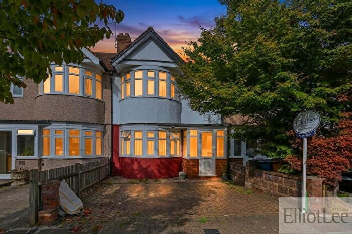 3 Bedroom Terraced House For Sale In Kings Road, Harrow, HA2