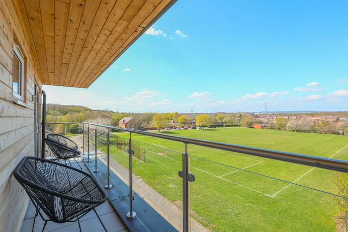 2 Bedroom Apartment For Sale In Staveley Road, Poolsbrook, S43