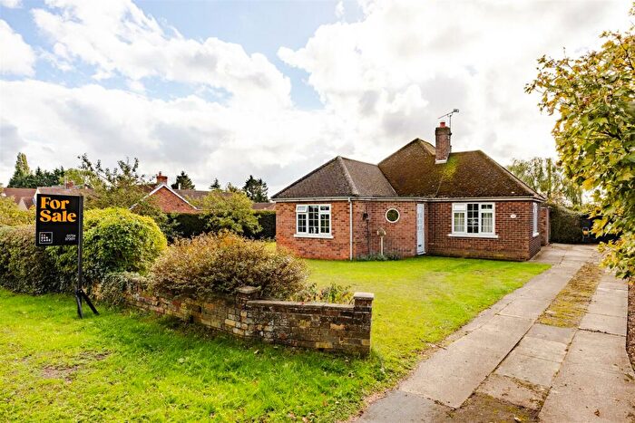 3 Bedroom Detached Bungalow For Sale In Brigg Road, Messingham, DN17
