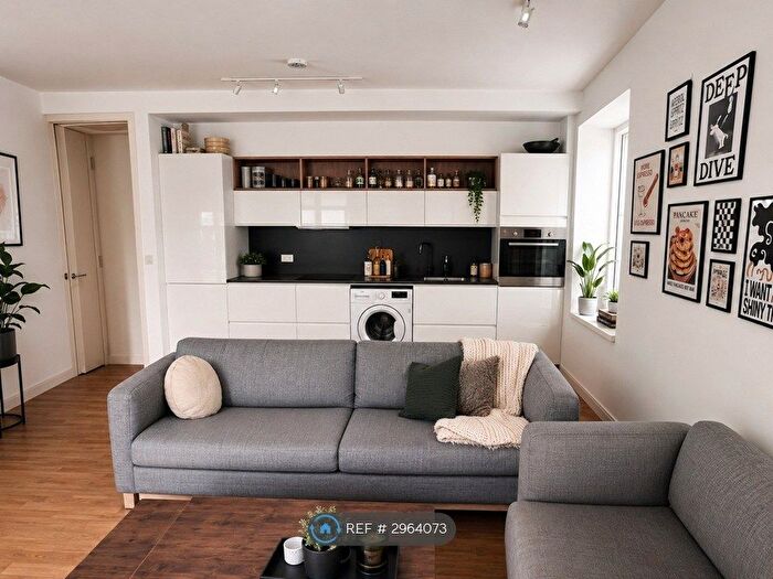 2 Bedroom Flat To Rent In Old Kent Road, London, SE1