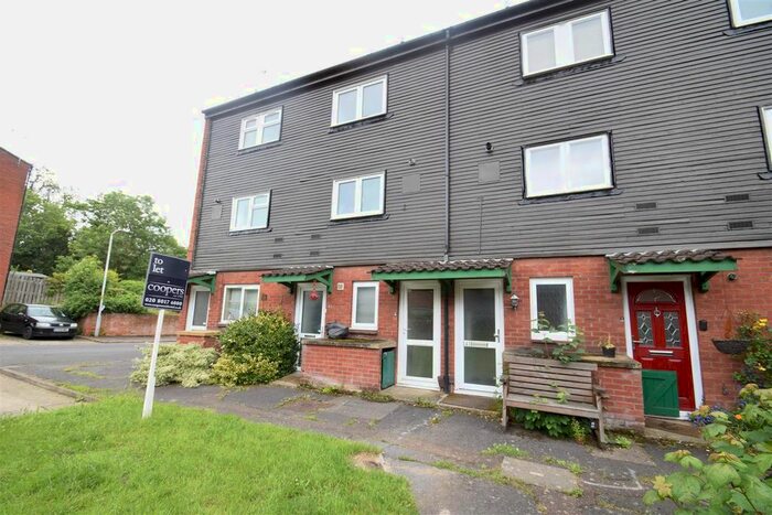 1 Bedroom Maisonette To Rent In Myrtleside Close, Northwood, HA6