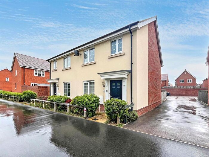 3 Bedroom Semi-Detached House For Sale In Sprowston, NR7