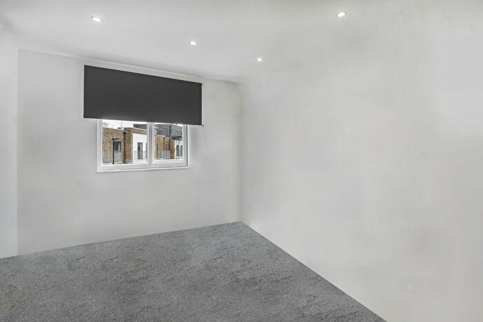 2 Bedroom Apartment For Sale In Sumner Road, Croydon, Surrey, CR0