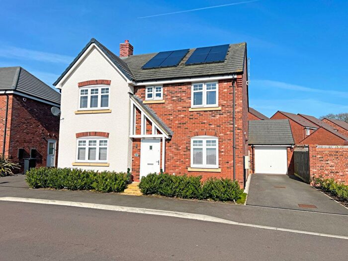 4 Bedroom Detached House For Sale In Upper Oaks Drive, Great Glen, Leicestershire, LE8