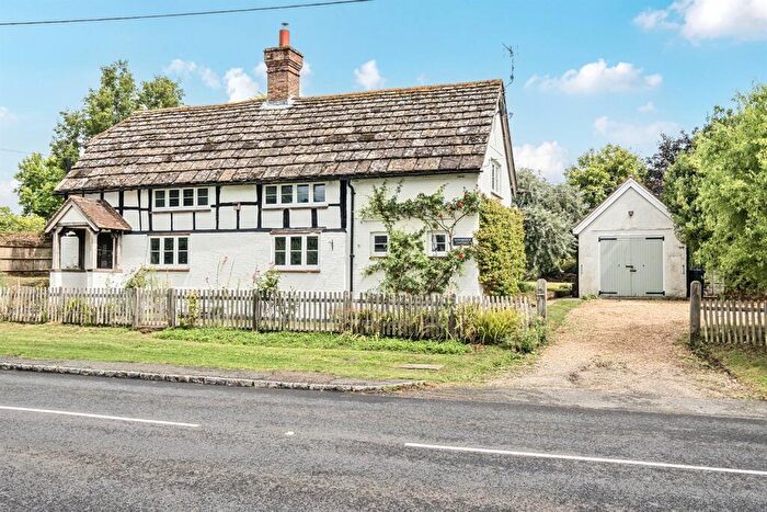 3 Bedroom Detached House To Rent In Lordings Road, Billingshurst, RH14