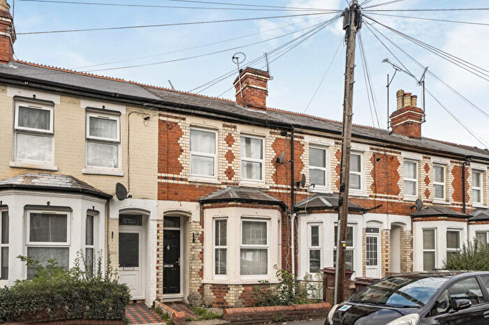 3 Bedroom Terraced House For Sale In Curzon Street, Reading, Berkshire, RG30