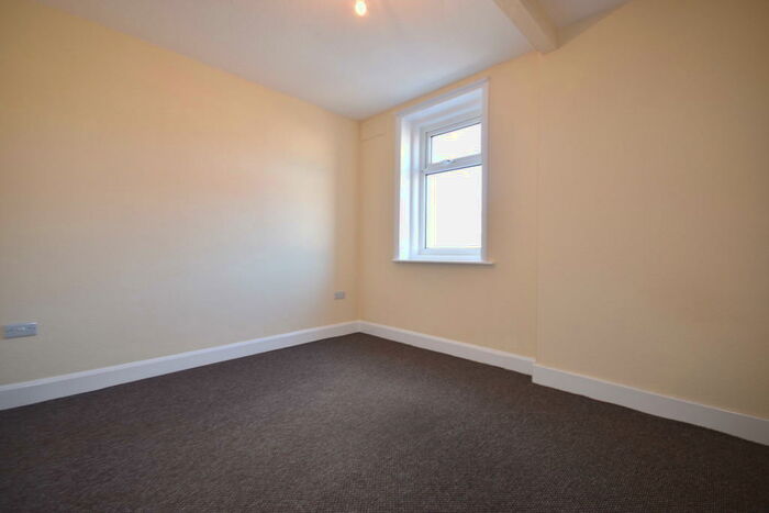 2 Bedroom Flat To Rent In Flat, Greystoke Place, FY4