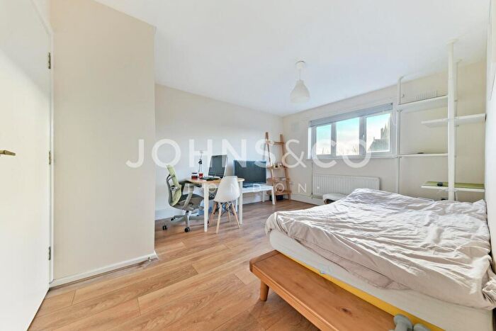1 Bedroom Flat For Sale In Royal Connaught Heights, Connaught Road, E16