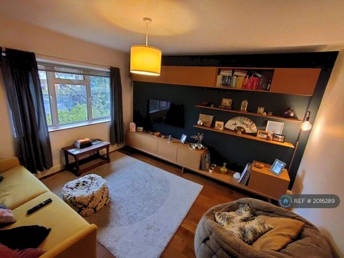 2 Bedroom Maisonette To Rent In London, London, SE5