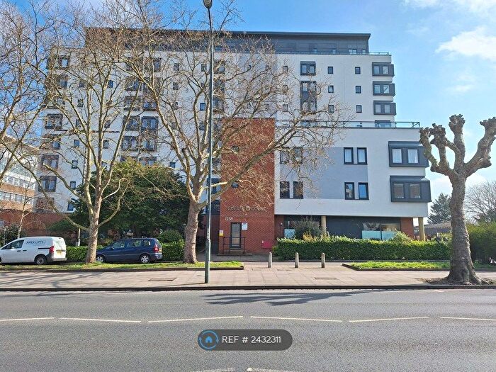 1 Bedroom Flat To Rent In Solent Court, London, SW16
