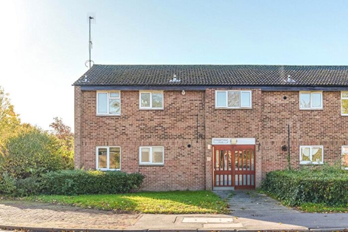 1 Bedroom Flat For Sale In Cussons Close, West Cheshunt, EN7